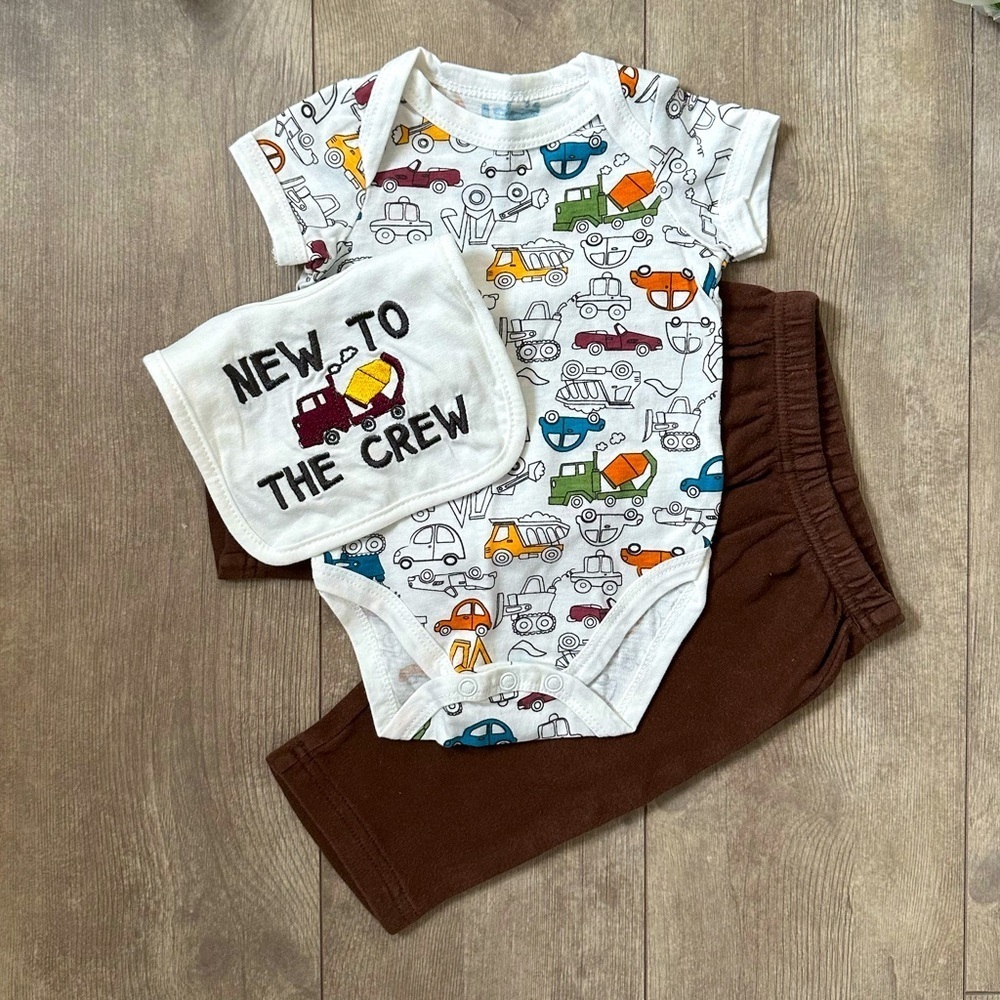 Vintage 90s Baby Boy Clothes Car Print Outfit 3 Piece Set, bib, pants, shirt